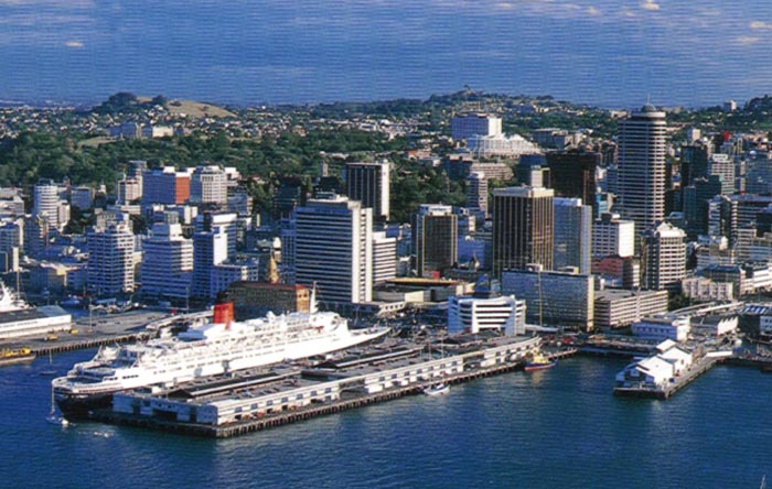 QE2